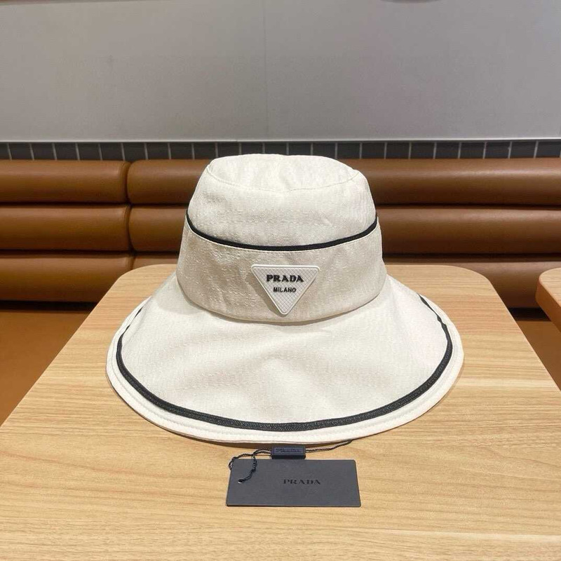 Pra*a bucket hat white