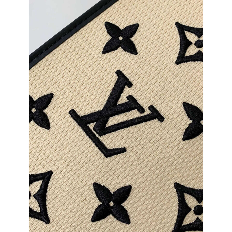 l**is V*t*n toiletry pouch on chain