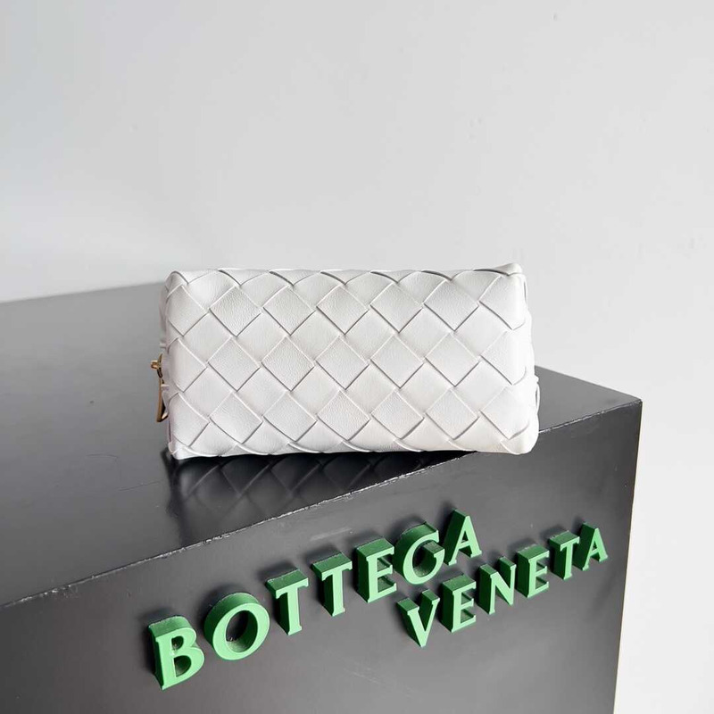 Bo*te*ga ve*ne*ta intrecciato beauty pouch white