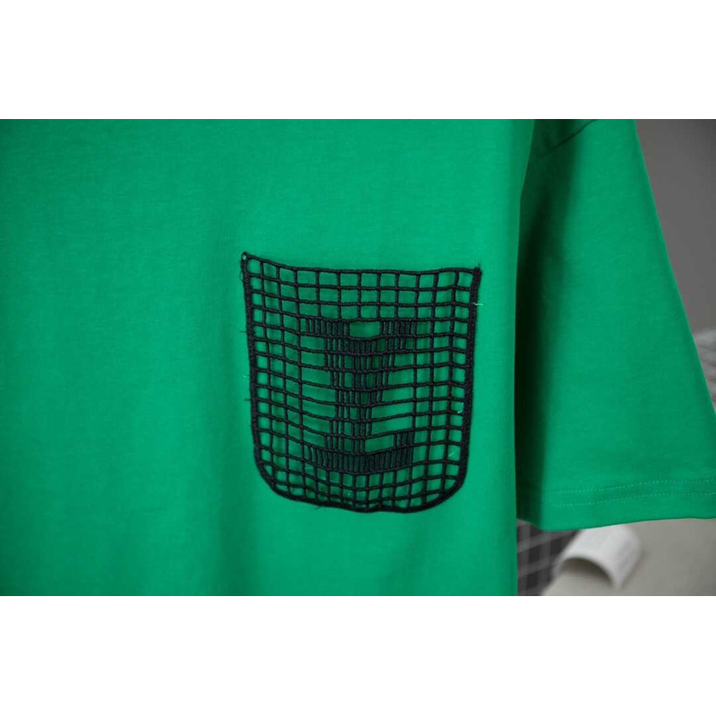 l**is V*t*n logo t shirt green