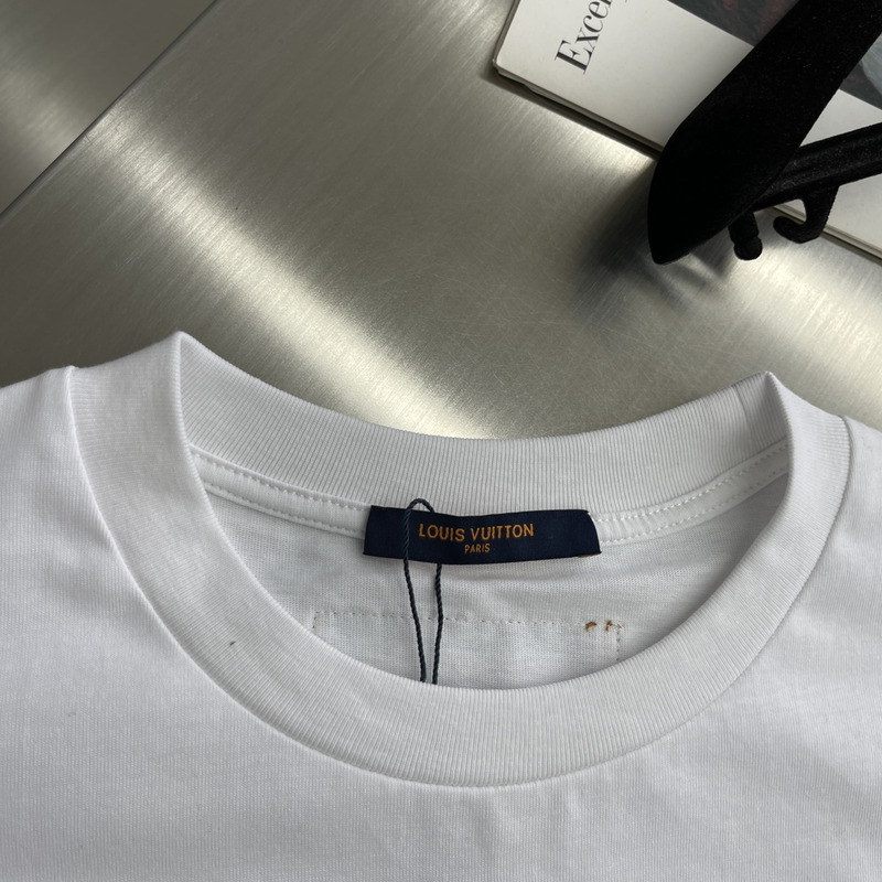 l**is V*t*n cotton t-shirt in white