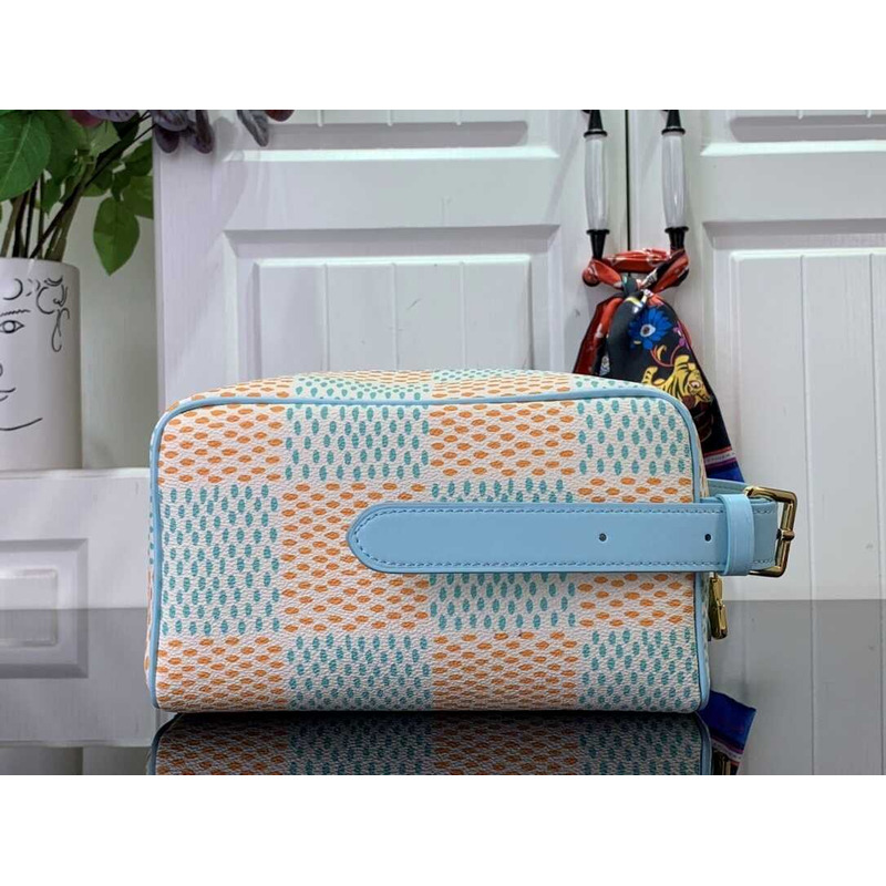 l**is V*t*n locket dopp kit damier multicolor