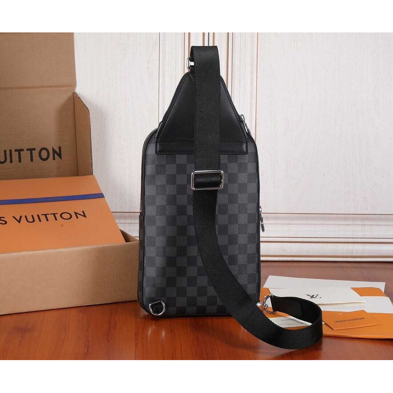 l**is V*t*n avenue slingbag nm taiga cowhide leather