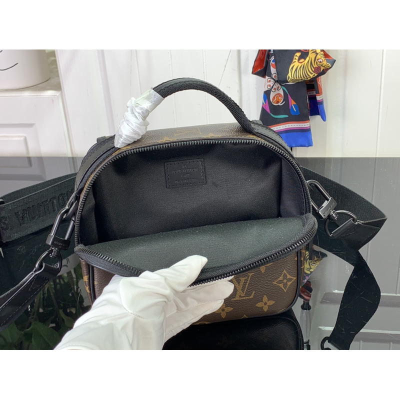 l**is V*t*n quest messenger cowhide-leather textile lining