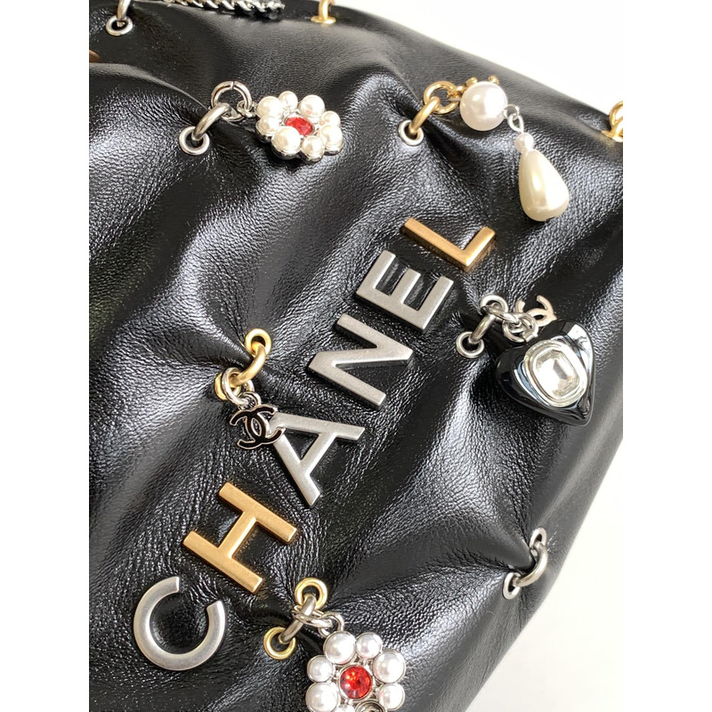Ch*el 22 mini handbag shiny lambskin bijoux charms & gold-tone metal black
