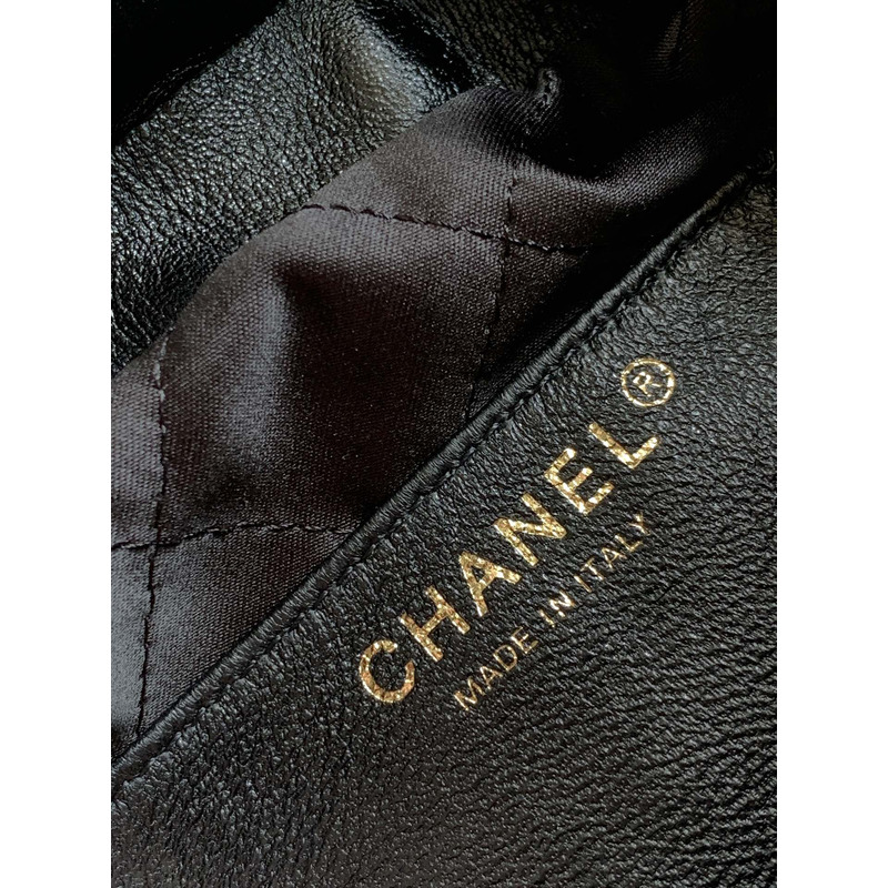 Ch*el 22 mini handbag shiny lambskin bijoux charms & gold-tone metal black