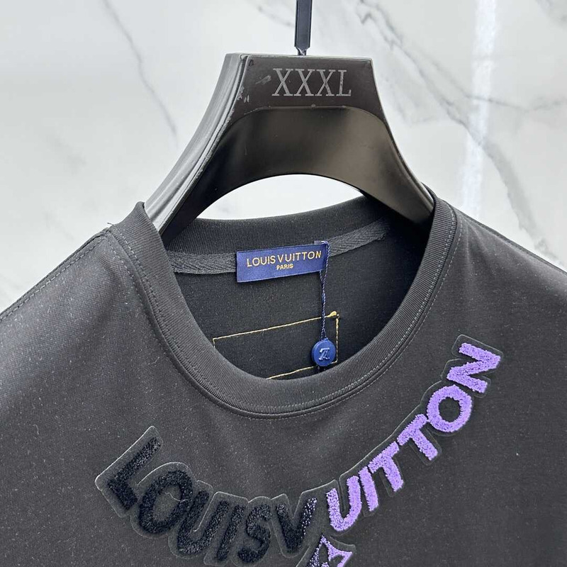 l**is V*t*n neckline logo embroidered t-shirt black