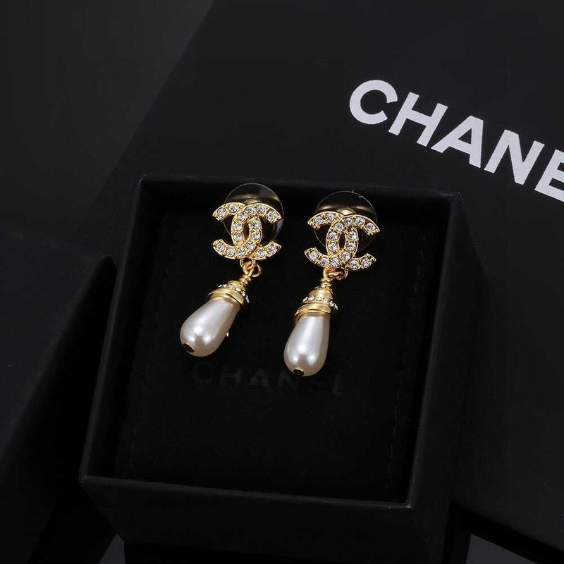 Ch*el pendant earrings gold pearly white & crystal