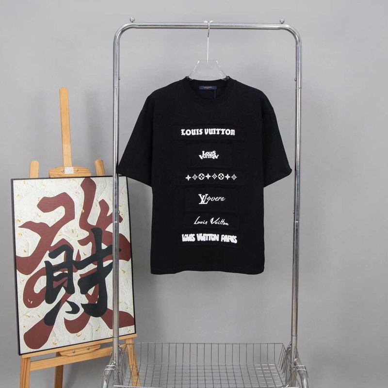 l**is V*t*n logo signature t-shirt black