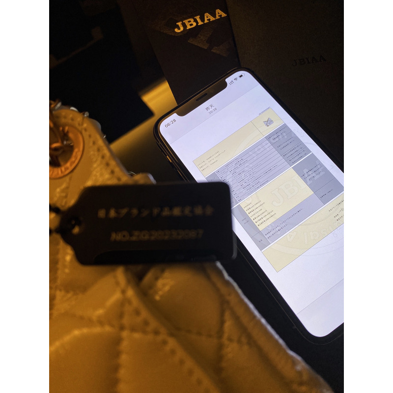 Ch*el shiny crumpled calfskin & gold-tone metal pink