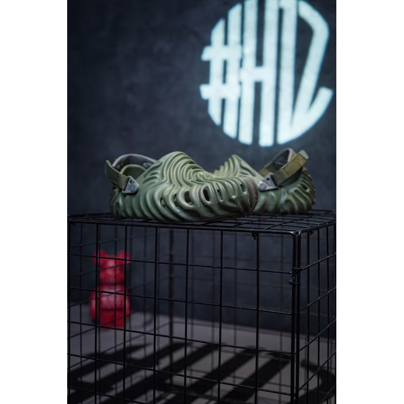 Cr*0*s pollex clog crocodile cucumber & shlahe bembury beach sandals