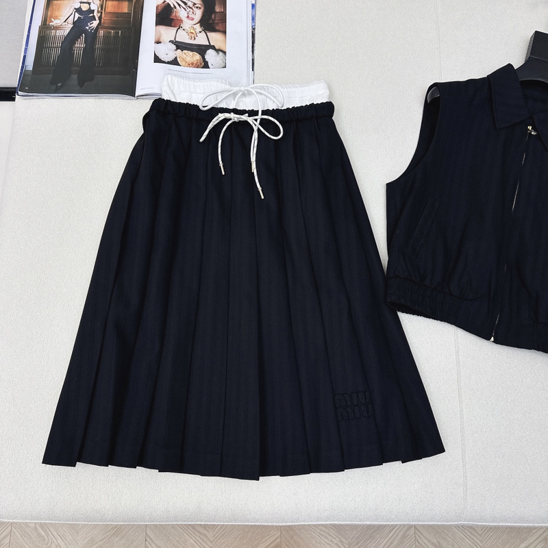 Miu Miu Sleeveless Top And Pleated Skirt Suit Black