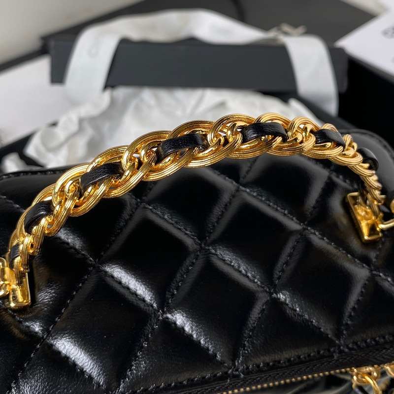 Ch*el chain clutch bag black