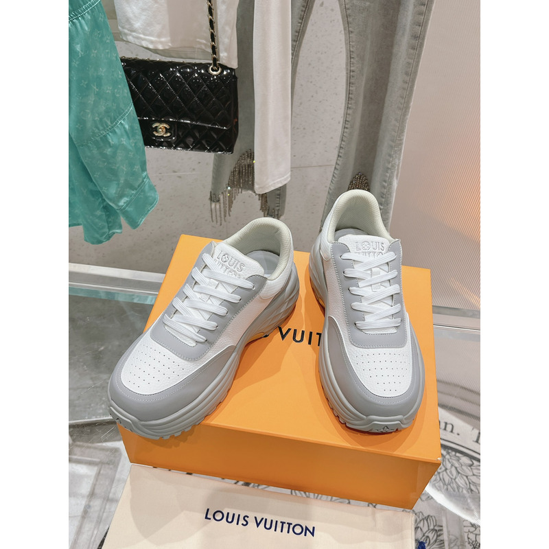l**is V*t*n discovery sneakers gray&white