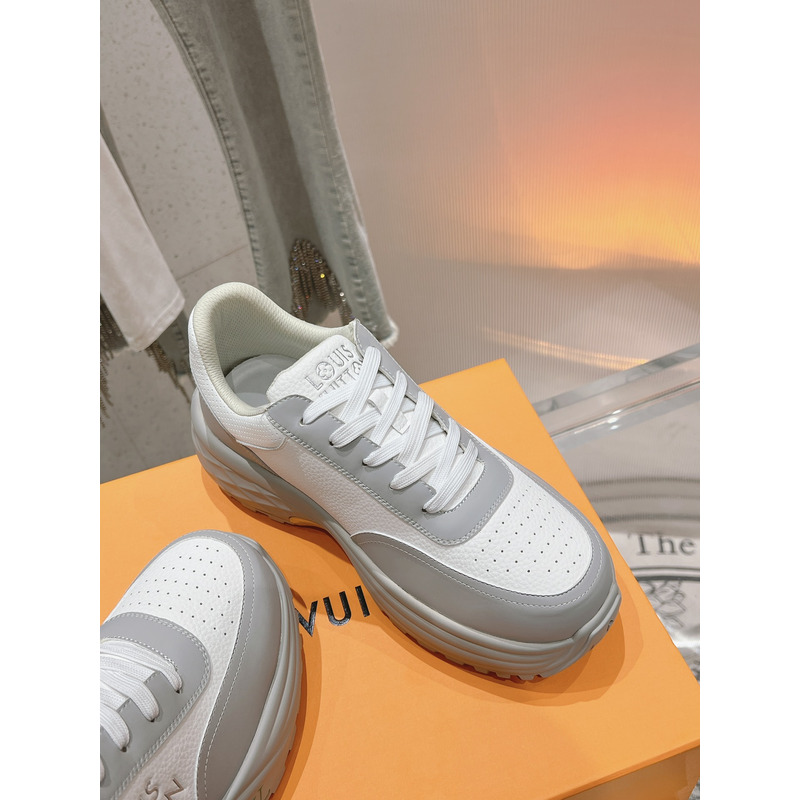 l**is V*t*n discovery sneakers gray&white