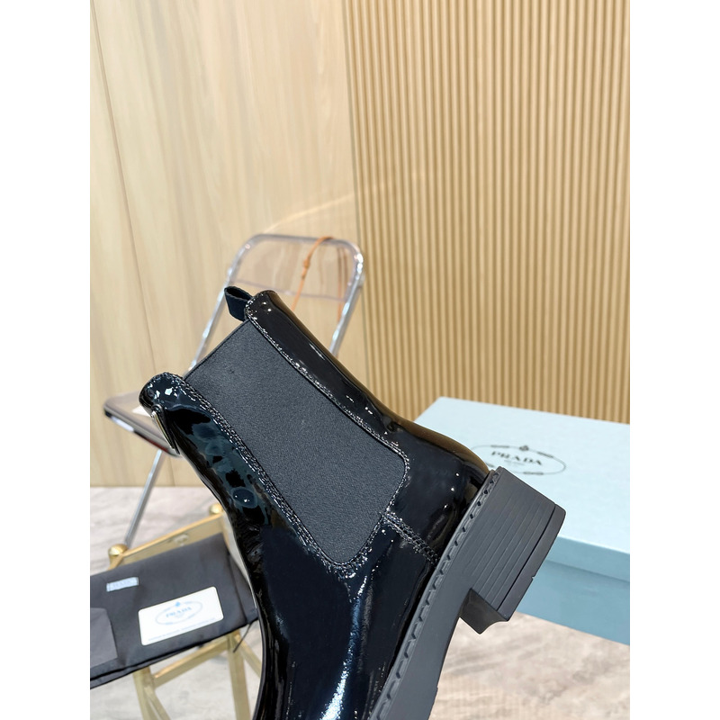 Pra*a short boots in black