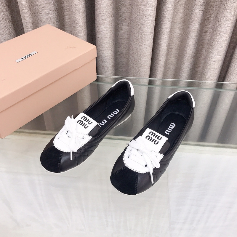 Miu Miu Lace-up Leather Ballet Flats Black And White