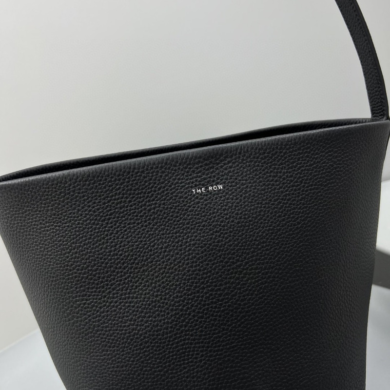 the row park medium N0*H-south tote bag in black