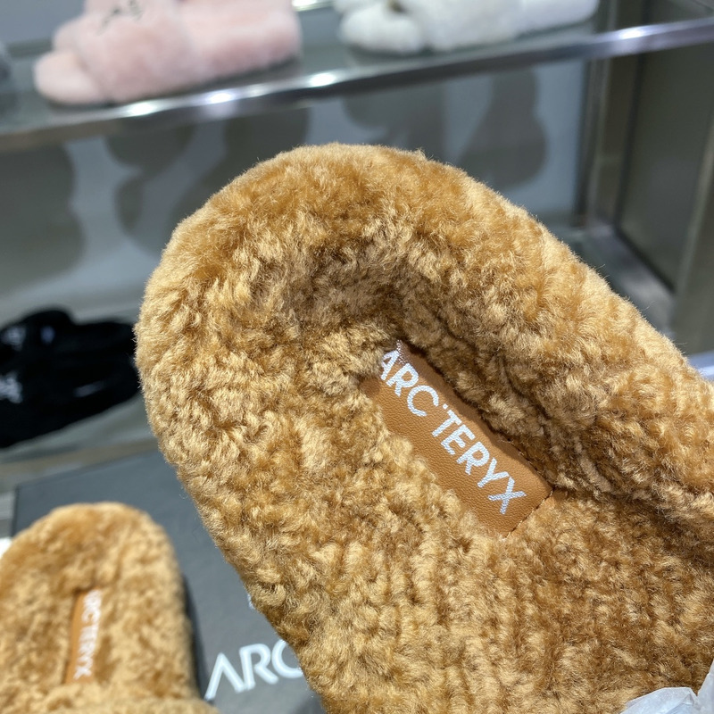 Arcteryx Fur Slides Brown
