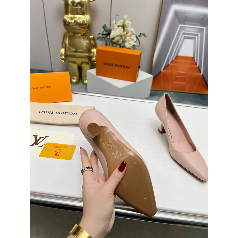 l**is V*t*n leather pumps nude