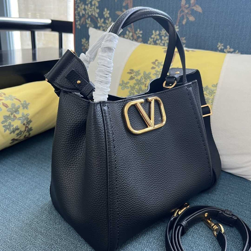 ValentinoValentino Garavani All-Time Medium Handbag Black