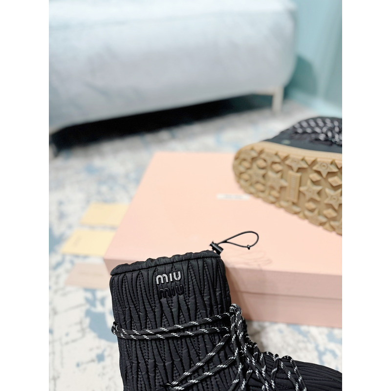 Miu Miu Matelasse Apres Ski Boots Black