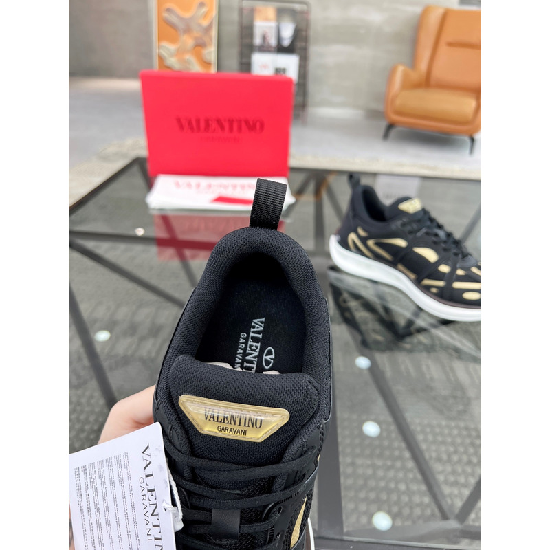 Valentino Vlogo Easyjog Low-Top In Calfskin And Fabric Sneaker Black
