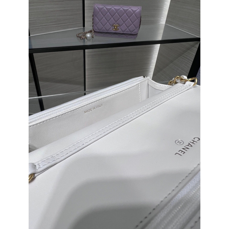 Ch*el lambskin, imitation pearls & gold metal in white
