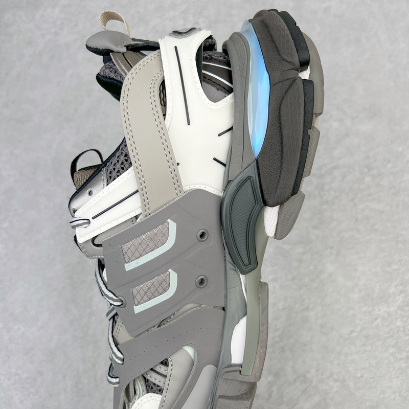 Ba*len*cia*ga led track sneakers in gray
