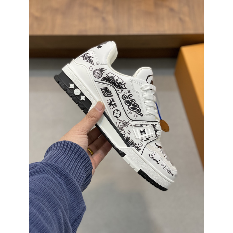 l**is V*t*n trainer sneaker white&black
