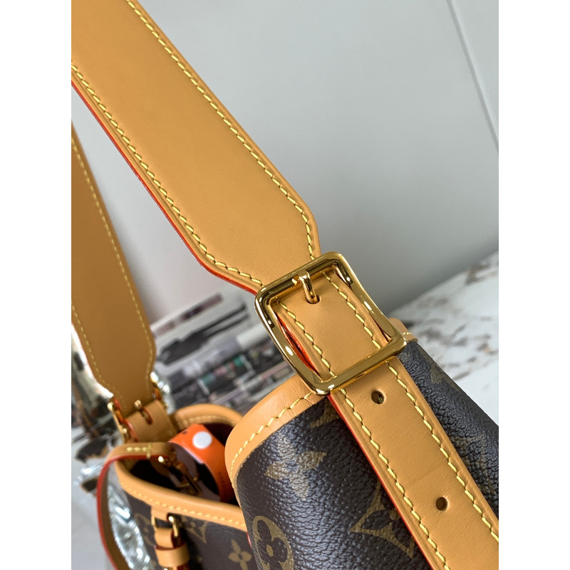 l**is V*t*n carryall pm monogram brown