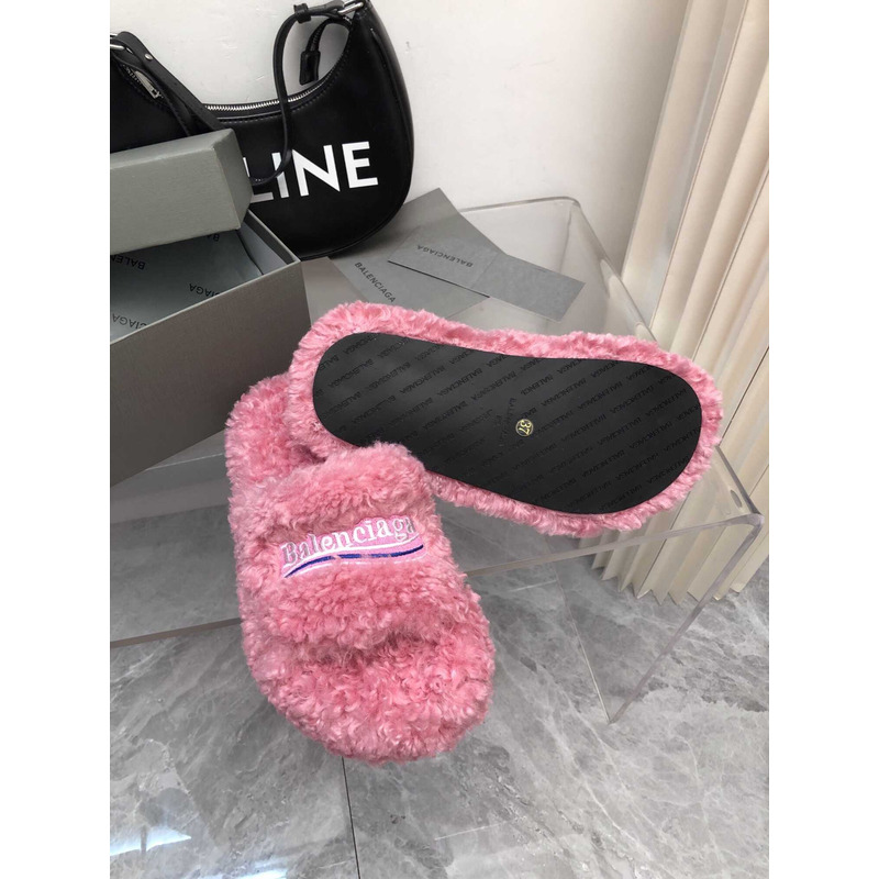 Ba*len*cia*ga fur sandals pink