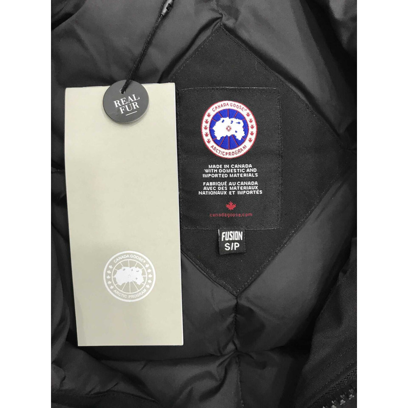 Can*a Go*e chilliwack bomber black