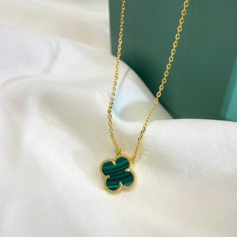 Van Cleef & Arpels Alhambra Motif Pendant Necklace Malachite 18K Yellow Gold