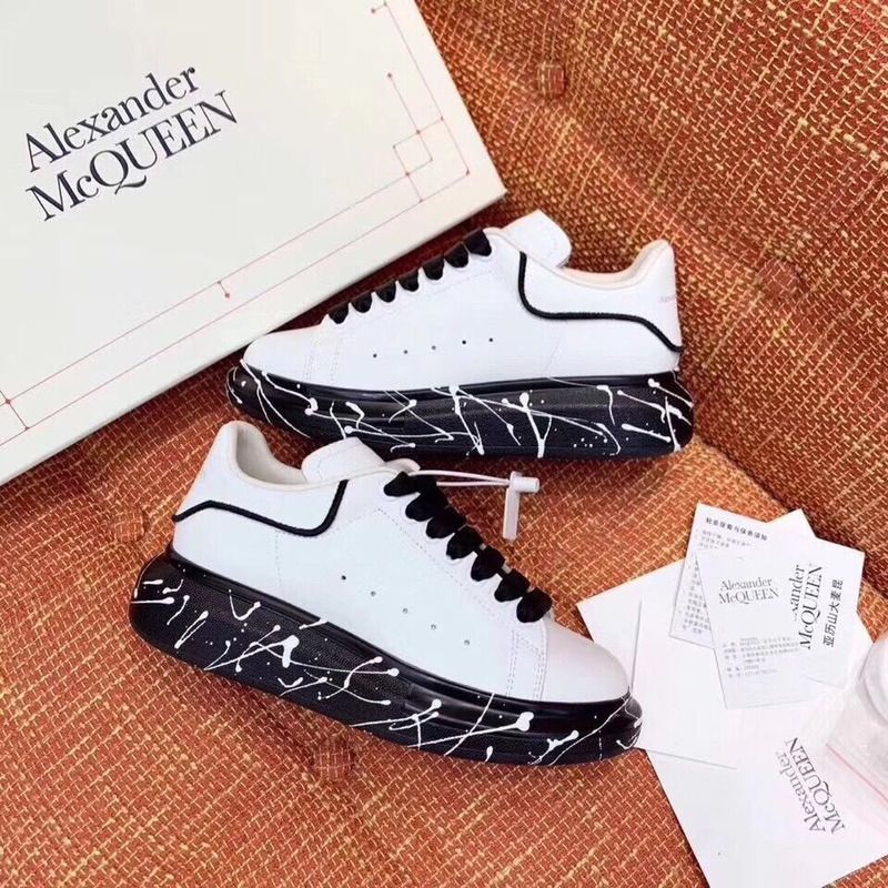 Alexander McQueen Sneakers in Black/White