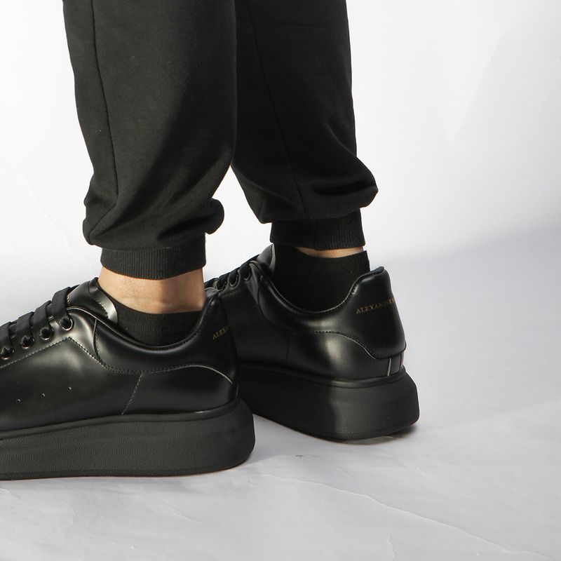 Alexander McQueen Sneaker in Black