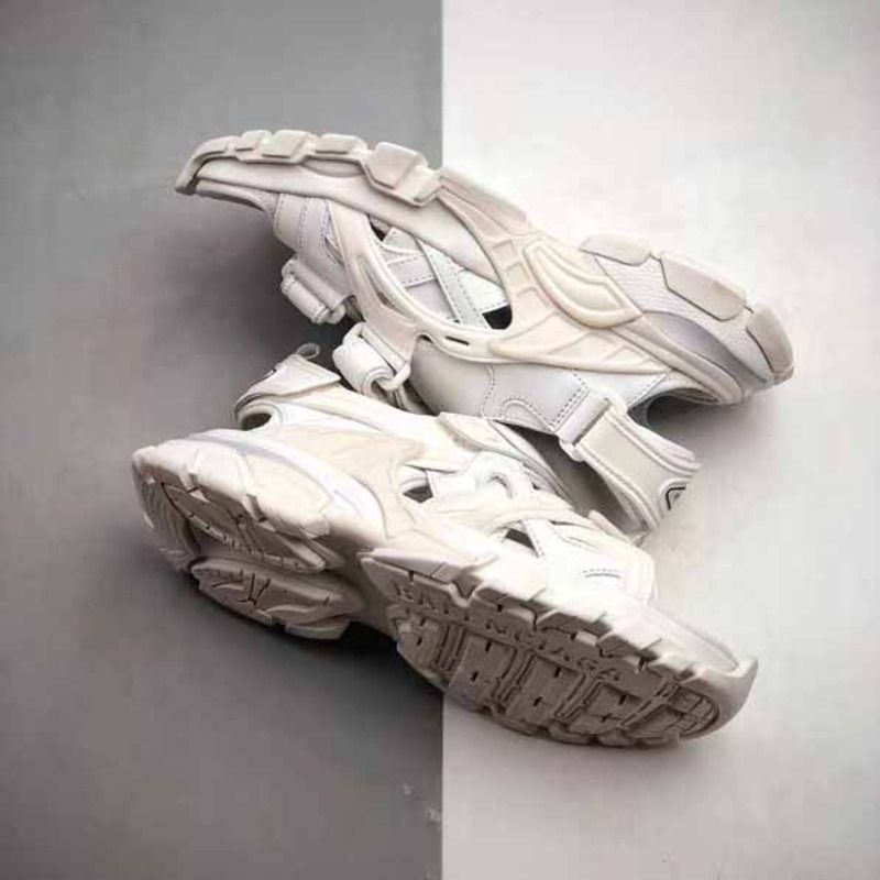 Ba*len*cia*ga chunky track sandals