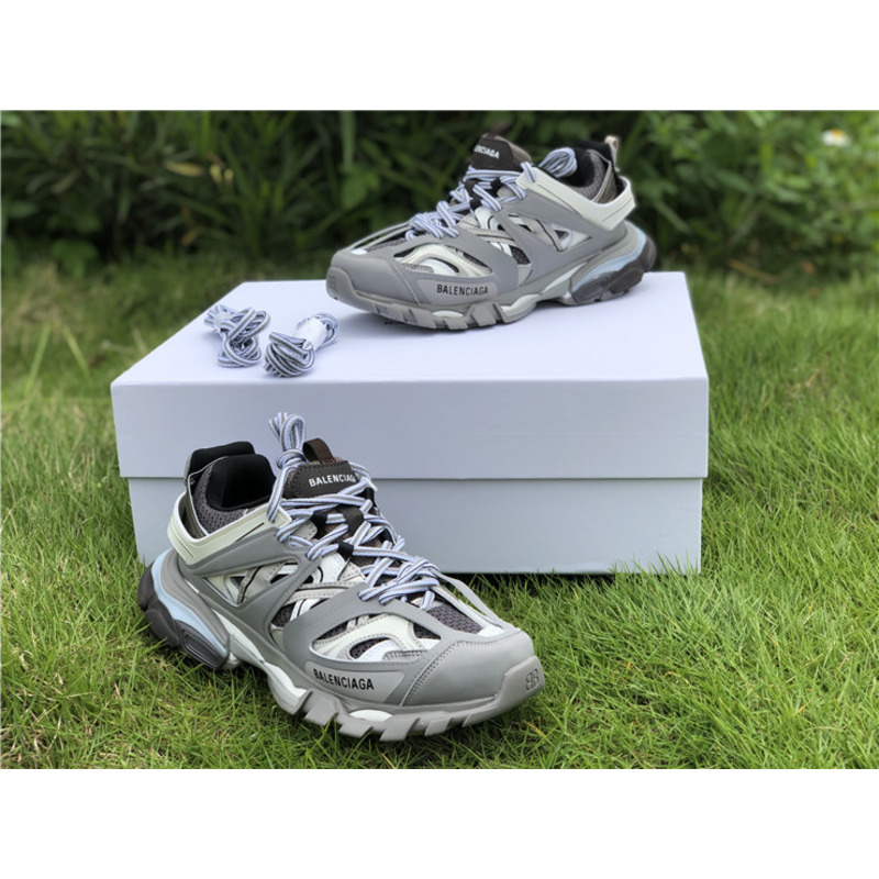 Ba*len*cia*ga 3.0 dark gray sneakers men women