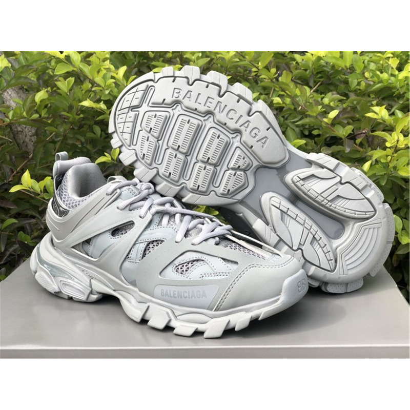 Ba*len*cia*ga 3.0 light gray sneakers men women