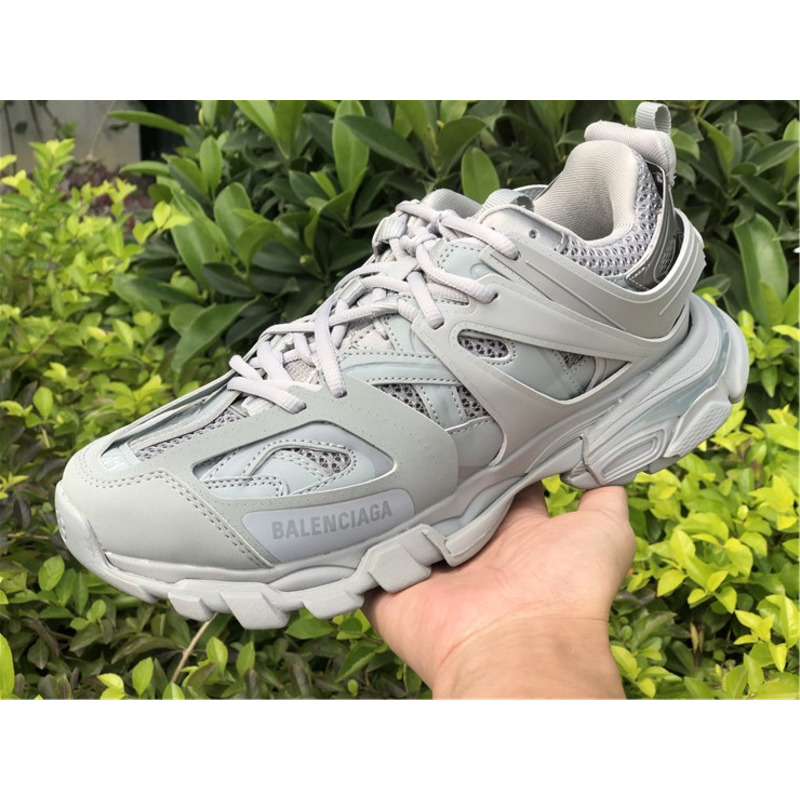 Ba*len*cia*ga 3.0 light gray sneakers men women