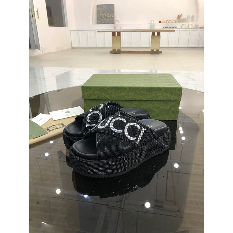 g*u*i Di*m*nd shinny platform black