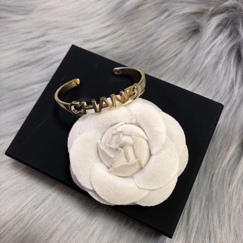 Ch*el logo print bracelet