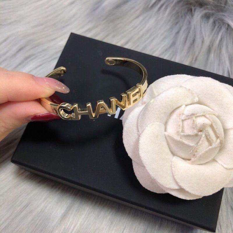 Ch*el logo print bracelet