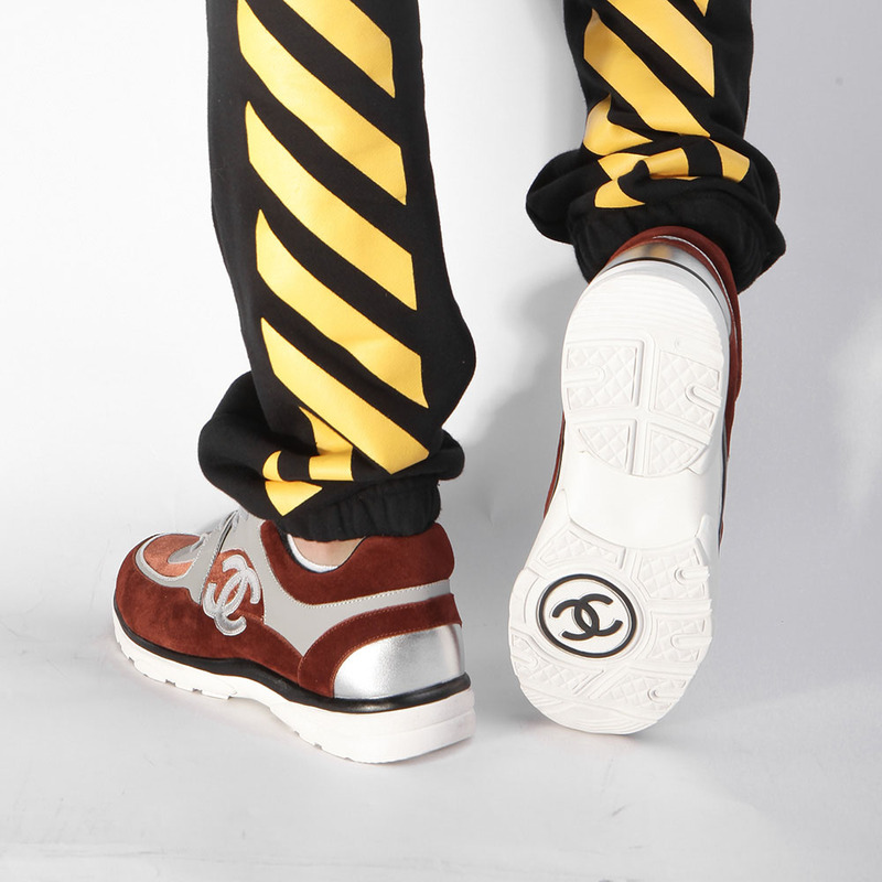 Ch*el sneaker in suede red