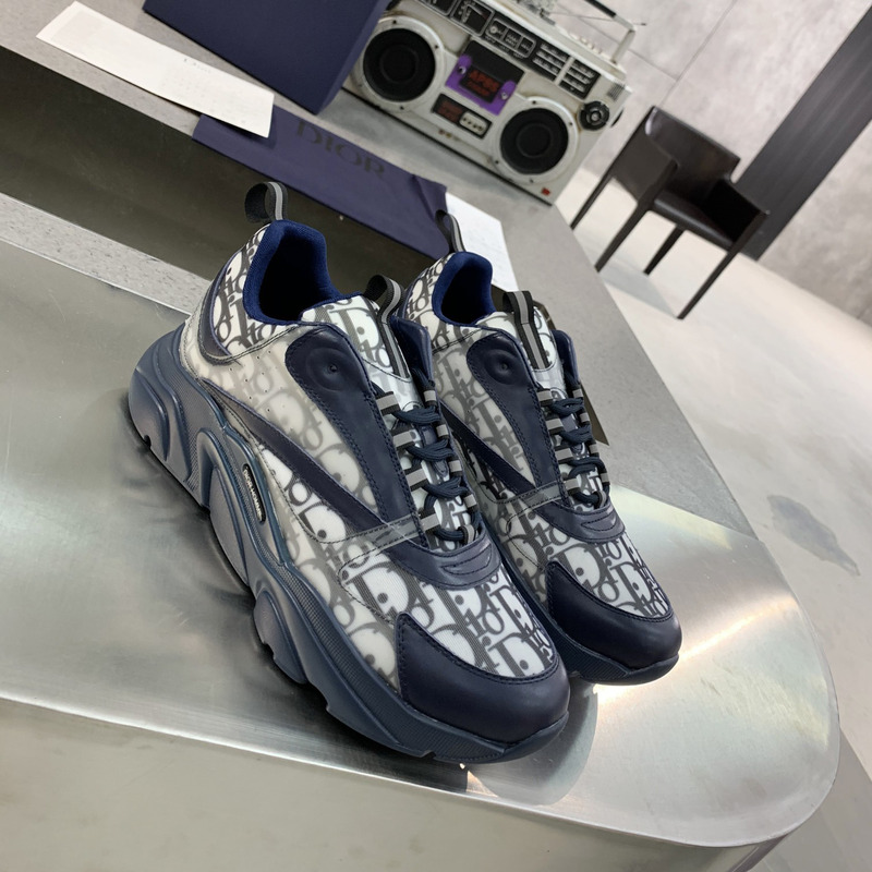 D*or "b22" sneaker