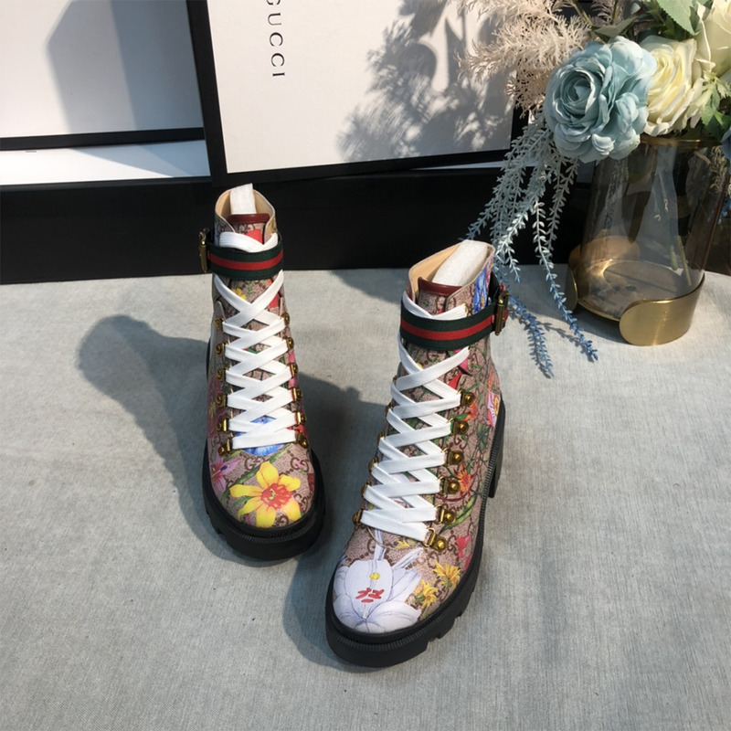 G*u*i flora ankle boot with sylvie web