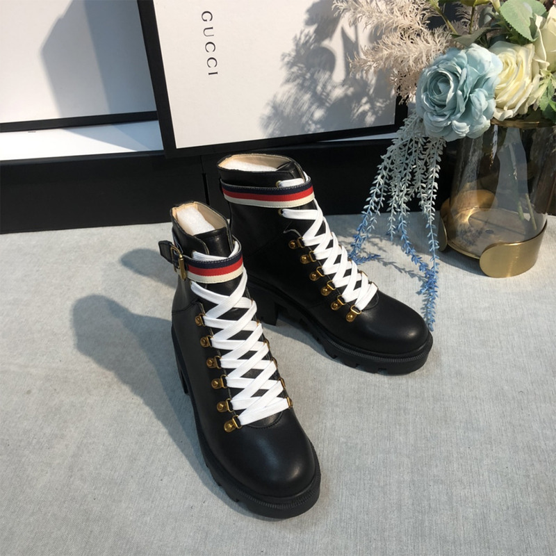 G*u*i leather ankle boot with sylvie web