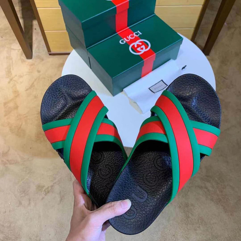 G*u*i web slide sandal