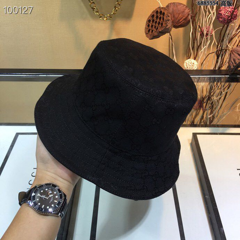 G*u*i lame bucket hat