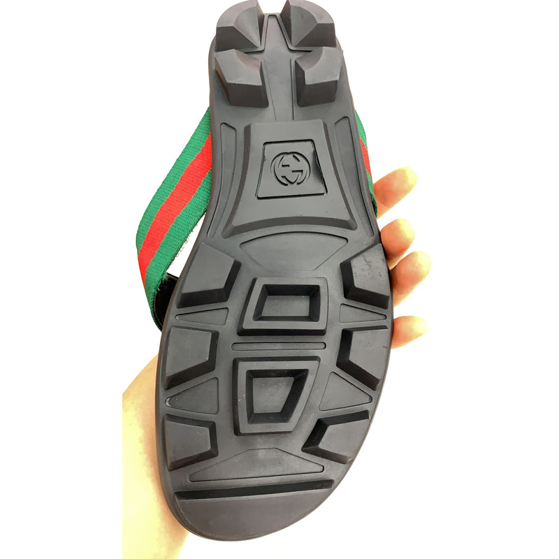 G*u*i web flip flops
